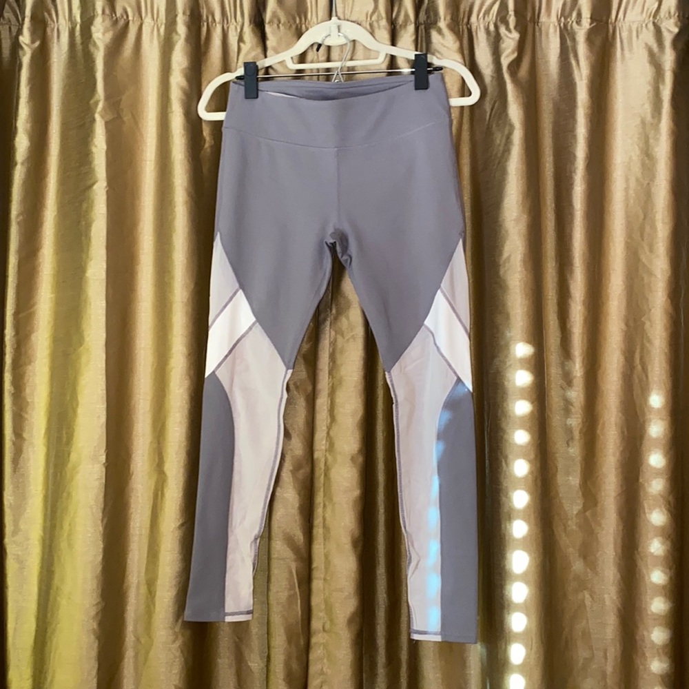 Fabletics • Bambi Legging